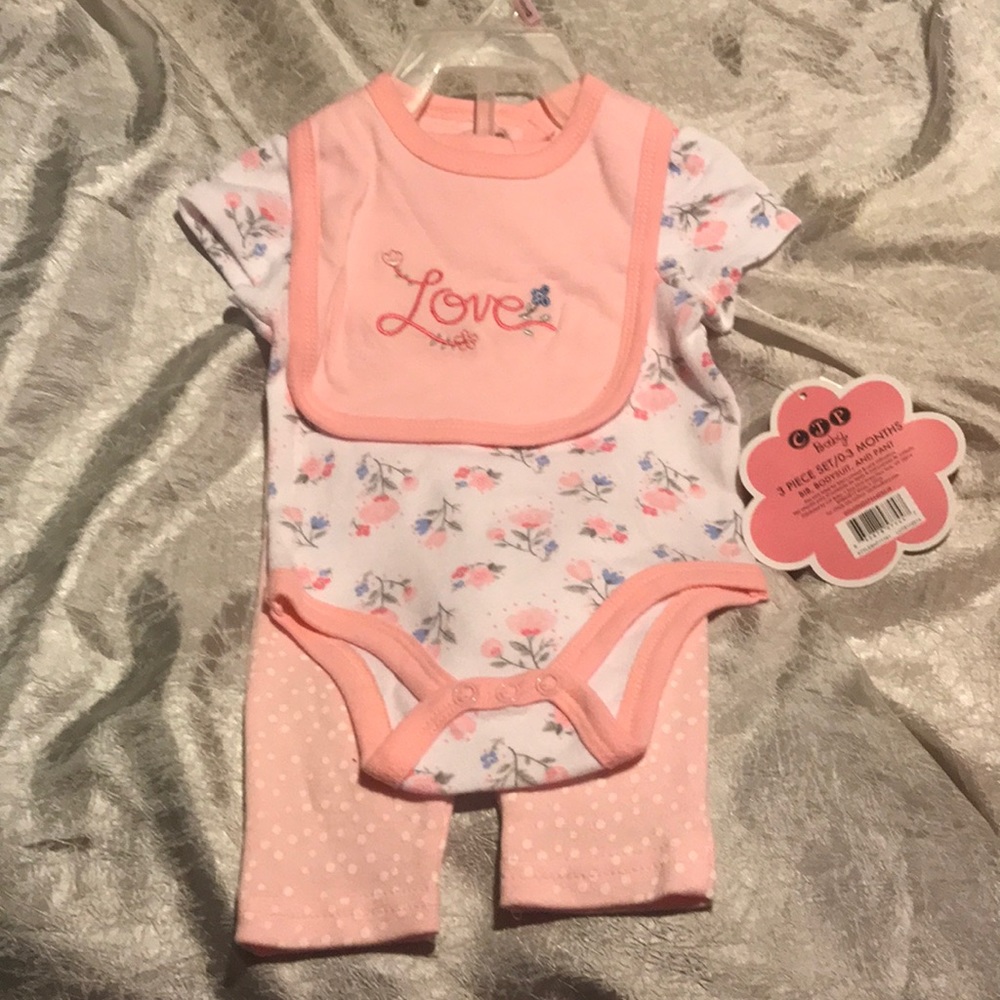 Brand NEW 3pc outfit bib onsie pants flower bottom